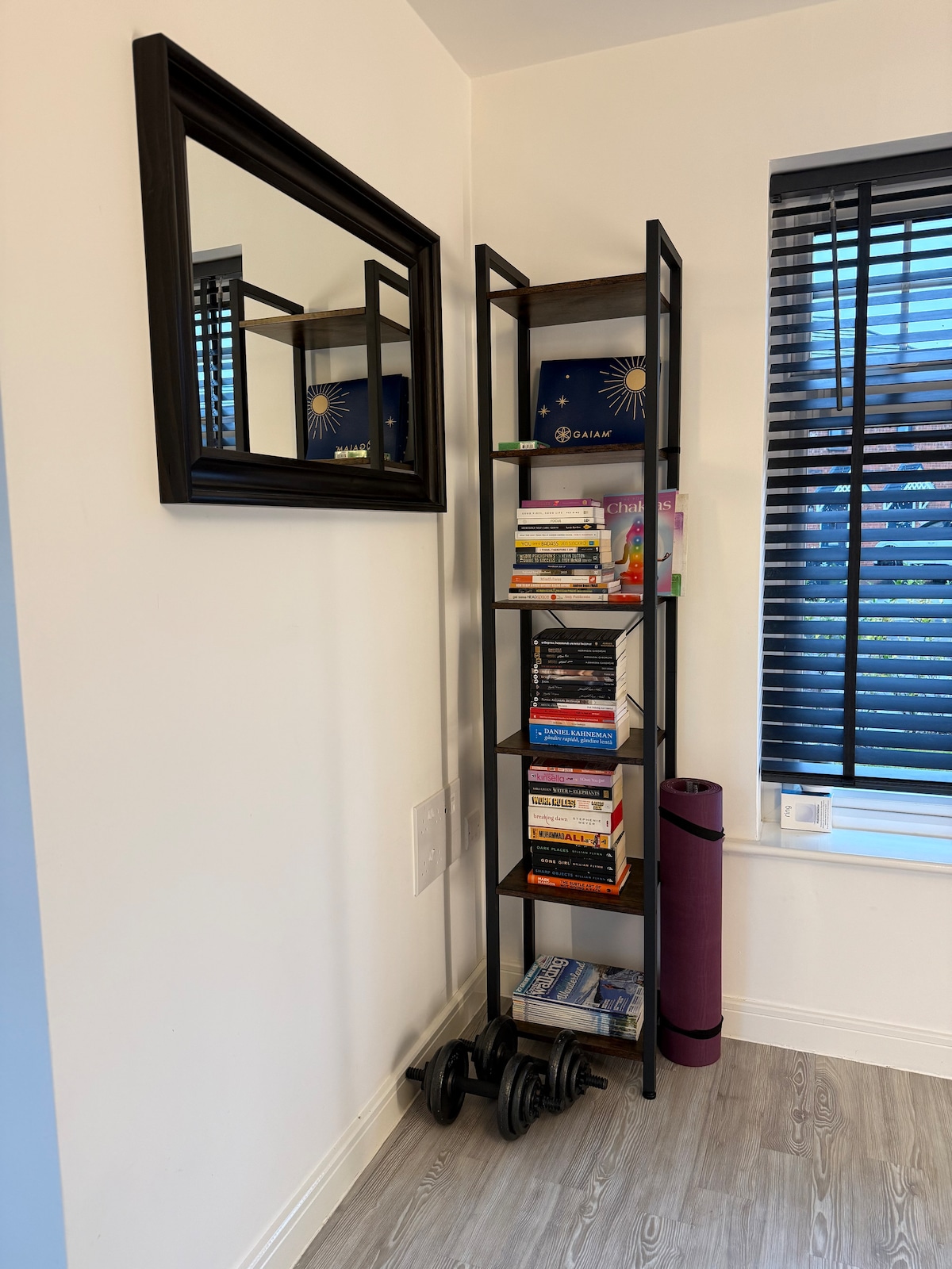 3BR Detached: SuperKing | Parking x2 | Sleeps 7 - Photo 10