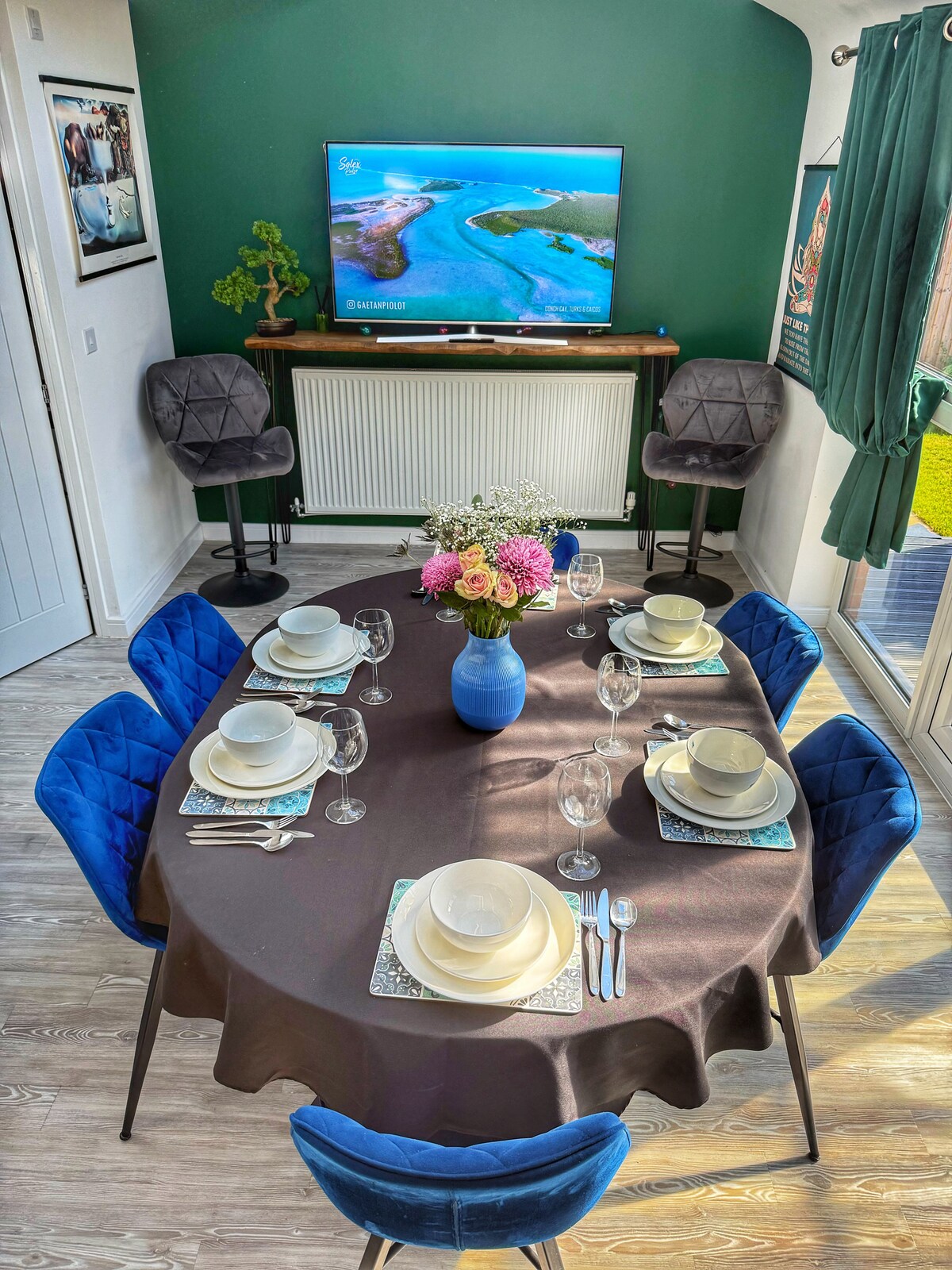 3BR Detached: SuperKing | Parking x2 | Sleeps 7 - Photo 35