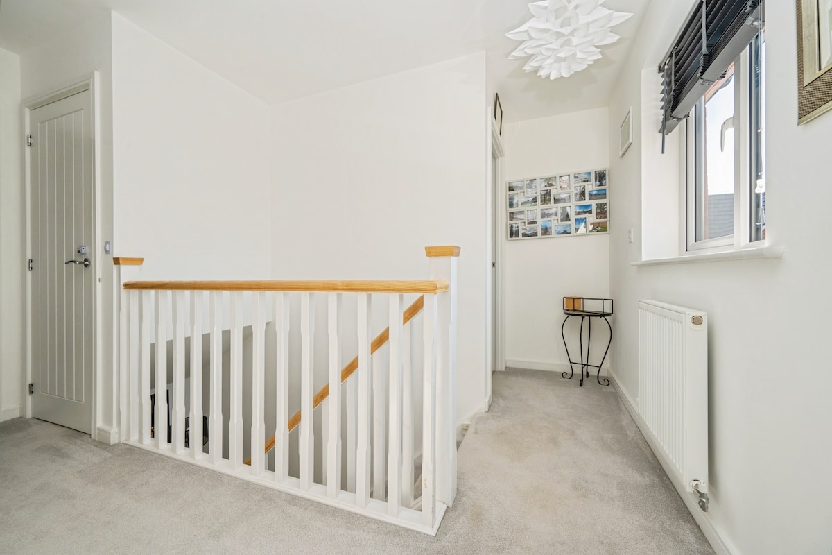 3BR Detached: SuperKing | Parking x2 | Sleeps 7 - Photo 81