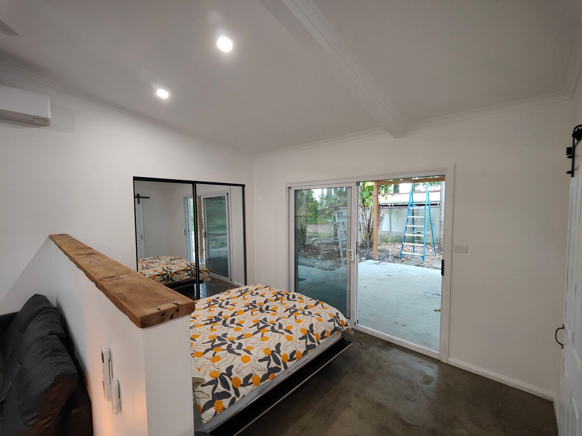 Cosy Palms Cottage Pet Friendly enclosed yard - Photo 7
