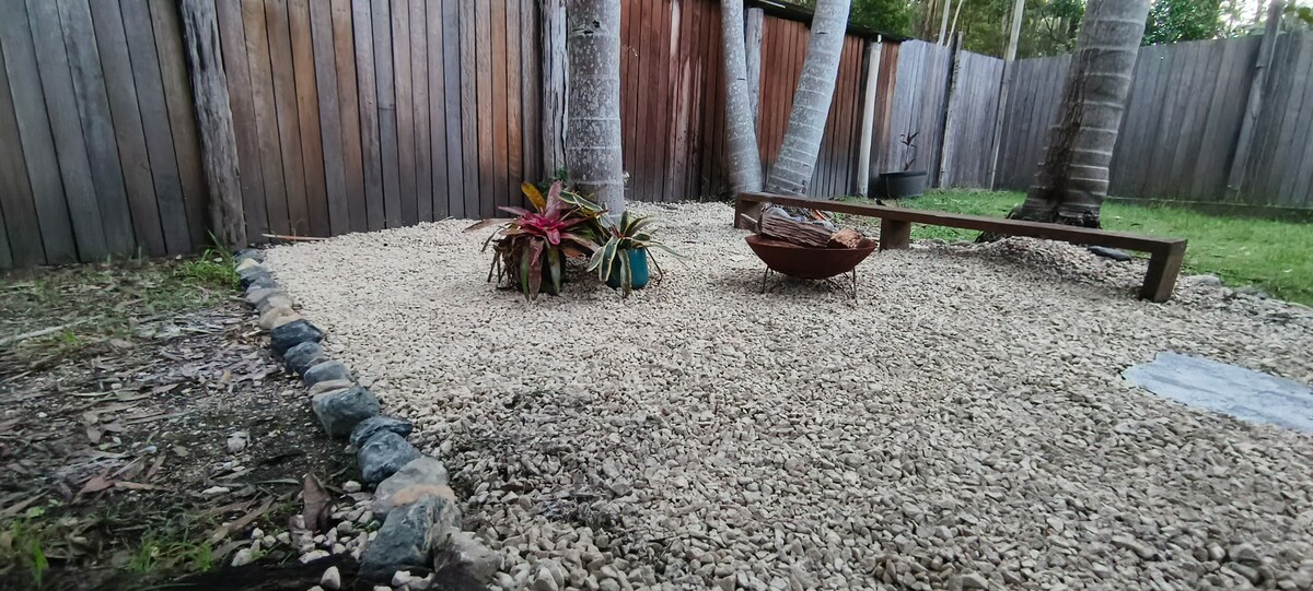 Cosy Palms Cottage Pet Friendly enclosed yard - Photo 14