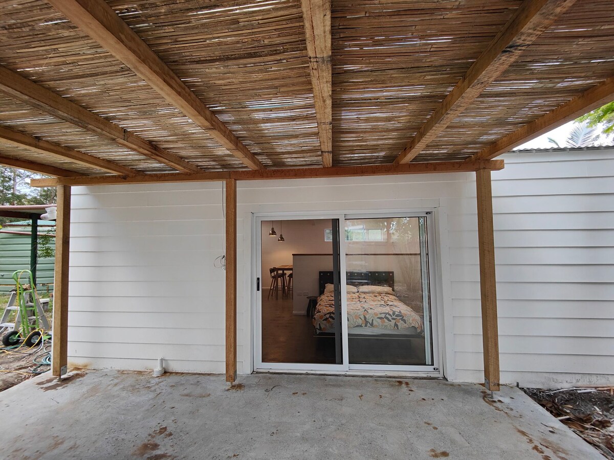 Cosy Palms Cottage Pet Friendly enclosed yard - Photo 18