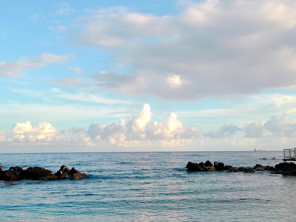 Beachfront Getaway•King Bed•Pool•Family Friendly - Photo 30