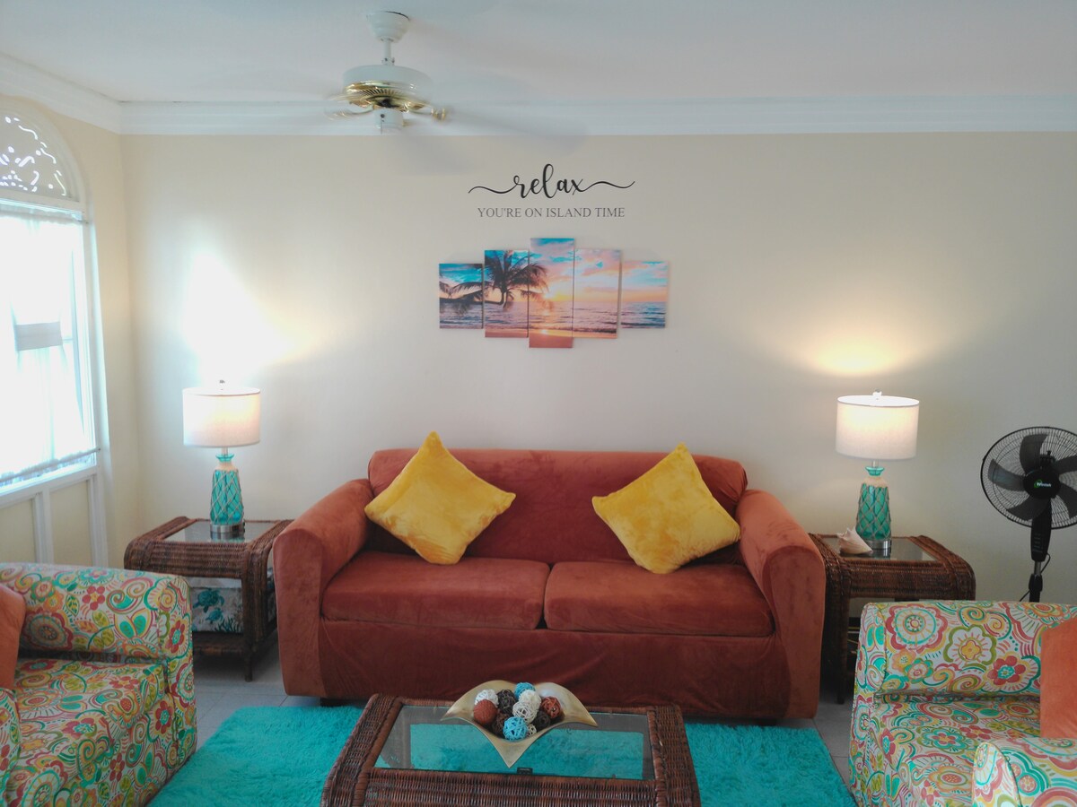 Beachfront Getaway•King Bed•Pool•Family Friendly - Photo 37