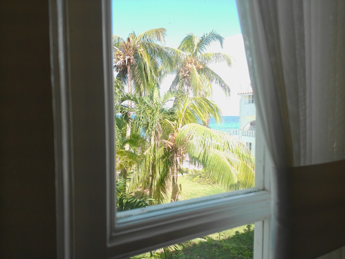 Beachfront Getaway•King Bed•Pool•Family Friendly - Photo 38