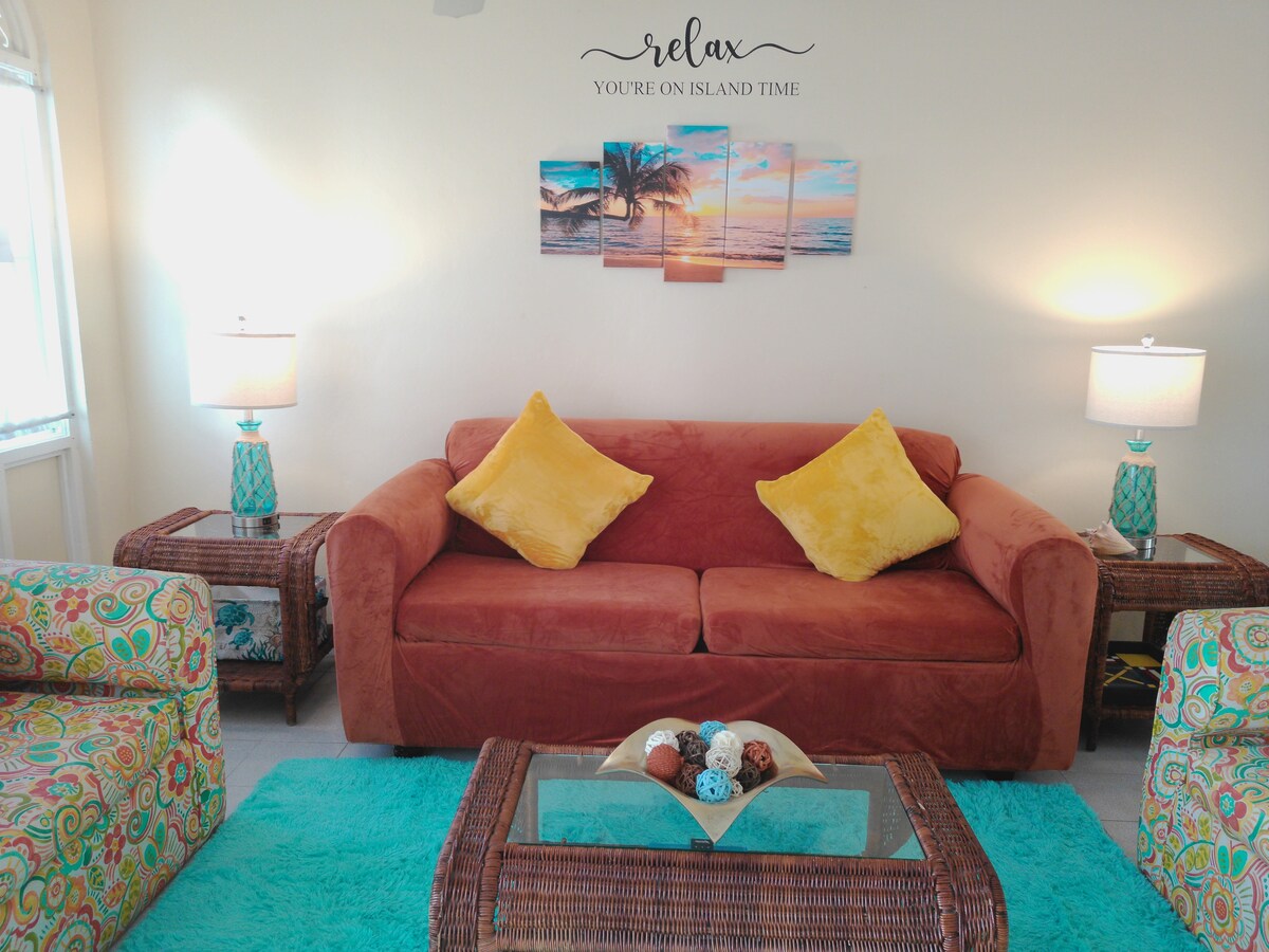 Beachfront Getaway•King Bed•Pool•Family Friendly - Photo 42