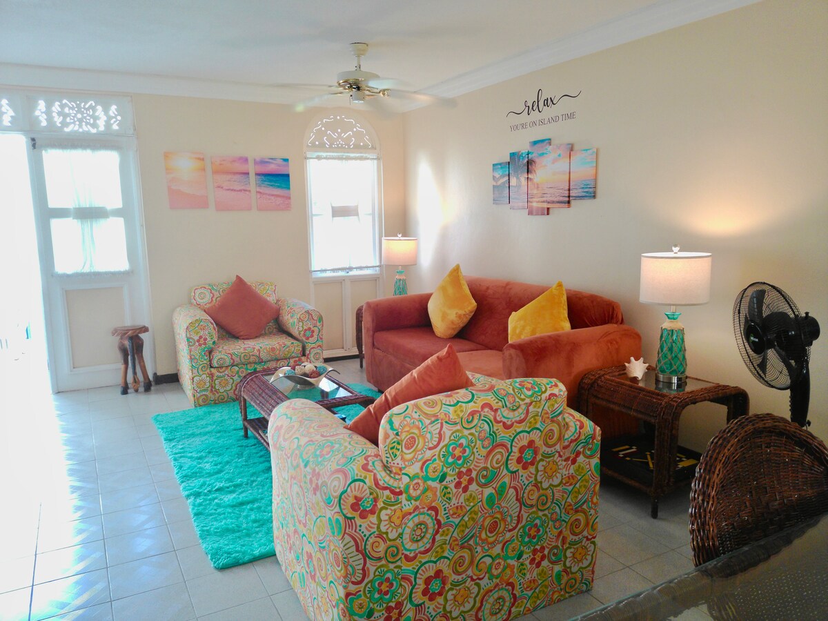 Beachfront Getaway•King Bed•Pool•Family Friendly - Photo 43