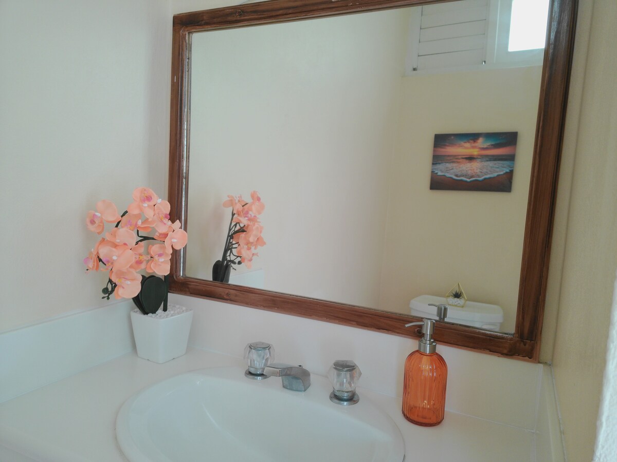 Beachfront Getaway•King Bed•Pool•Family Friendly - Photo 48