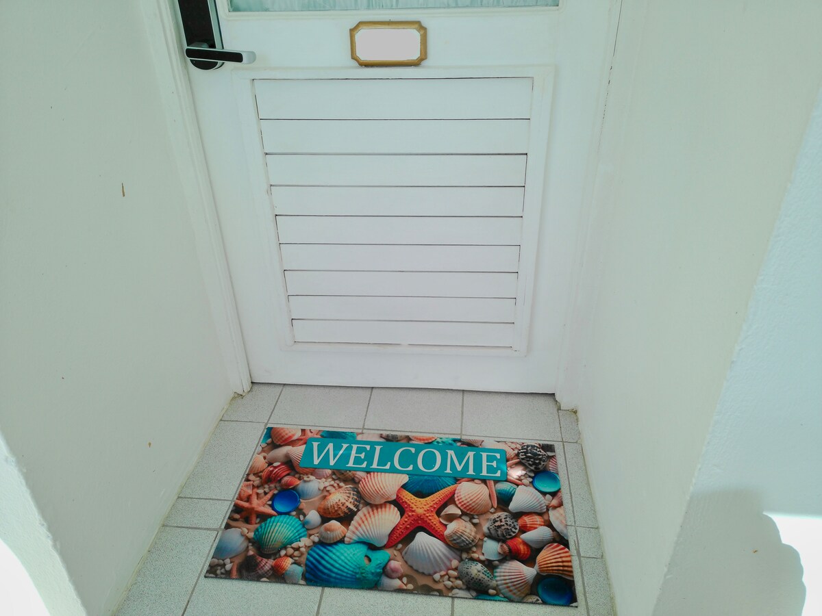 Beachfront Getaway•King Bed•Pool•Family Friendly - Photo 51