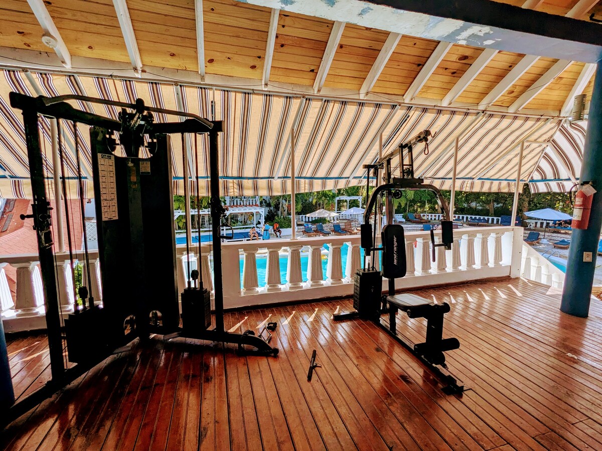 Beachfront Getaway•King Bed•Pool•Family Friendly - Photo 60