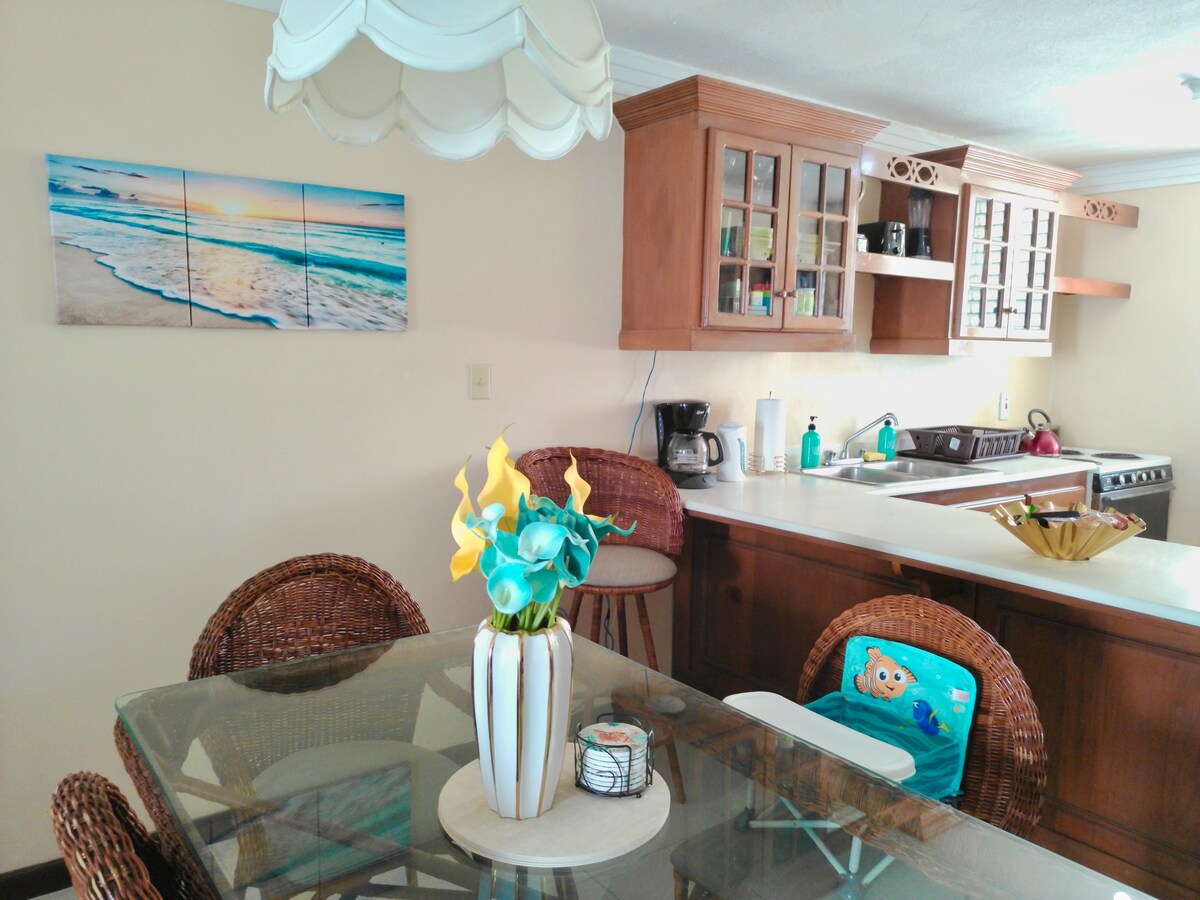 Beachfront Getaway•King Bed•Pool•Family Friendly - Photo 13