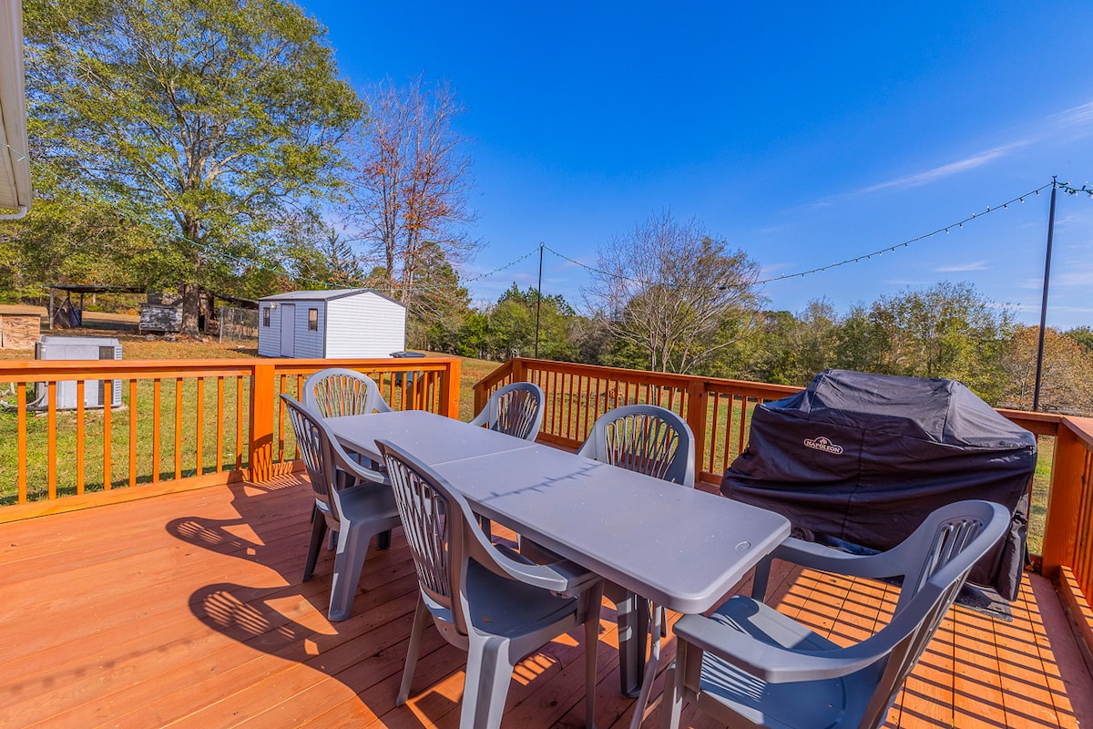 4- BR Country House near everything. 2 acres - Photo 5