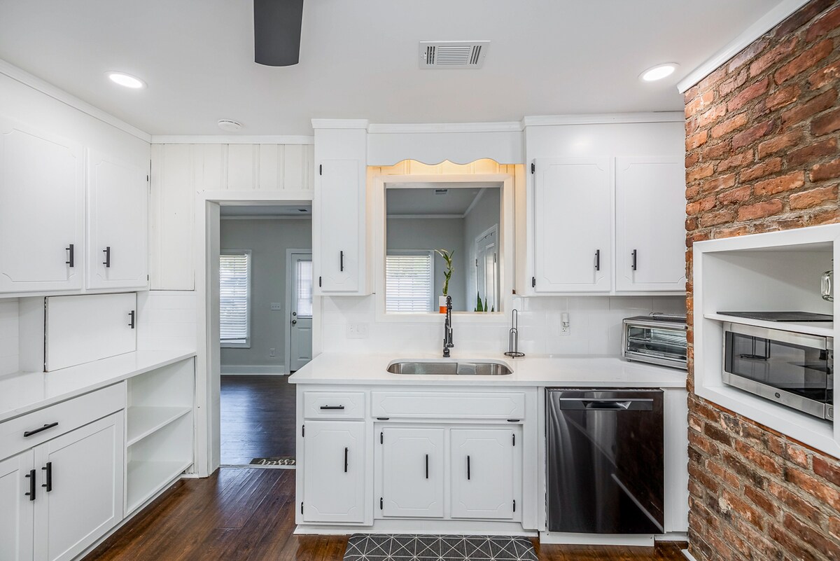 4- BR Country House near everything. 2 acres - Photo 10