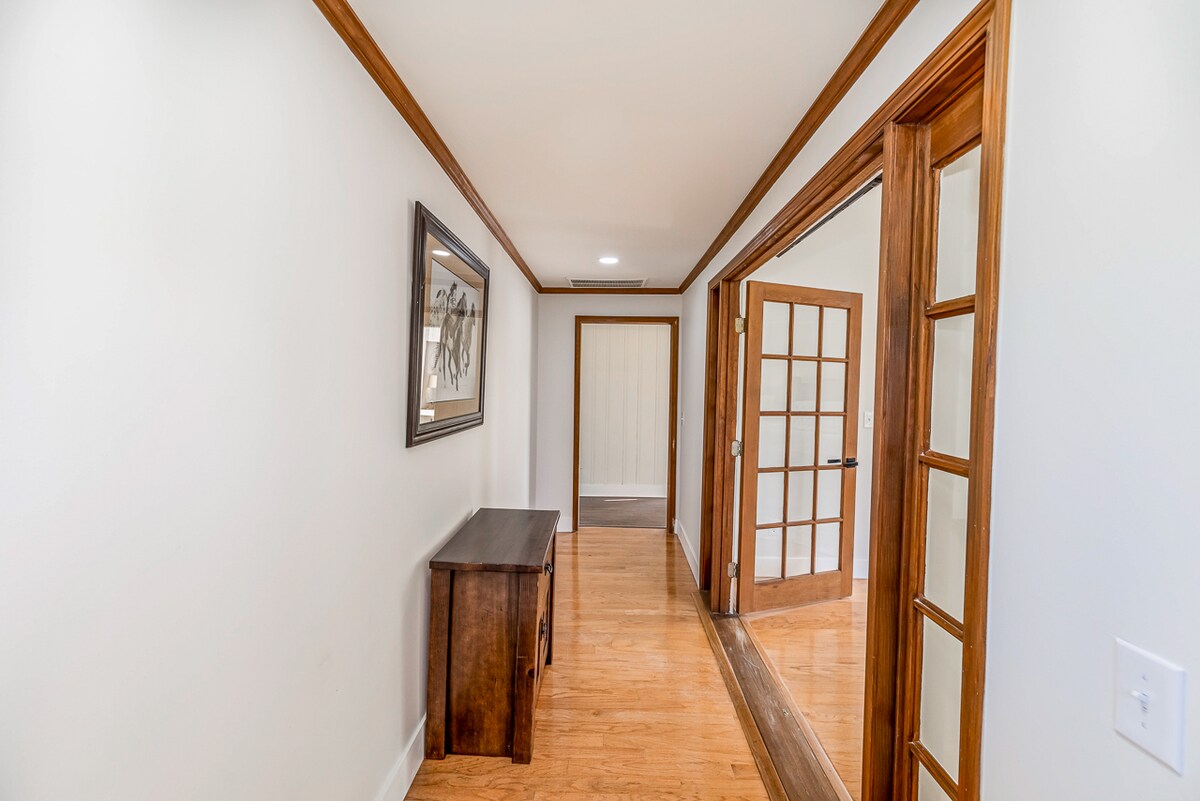 4- BR Country House near everything. 2 acres - Photo 16