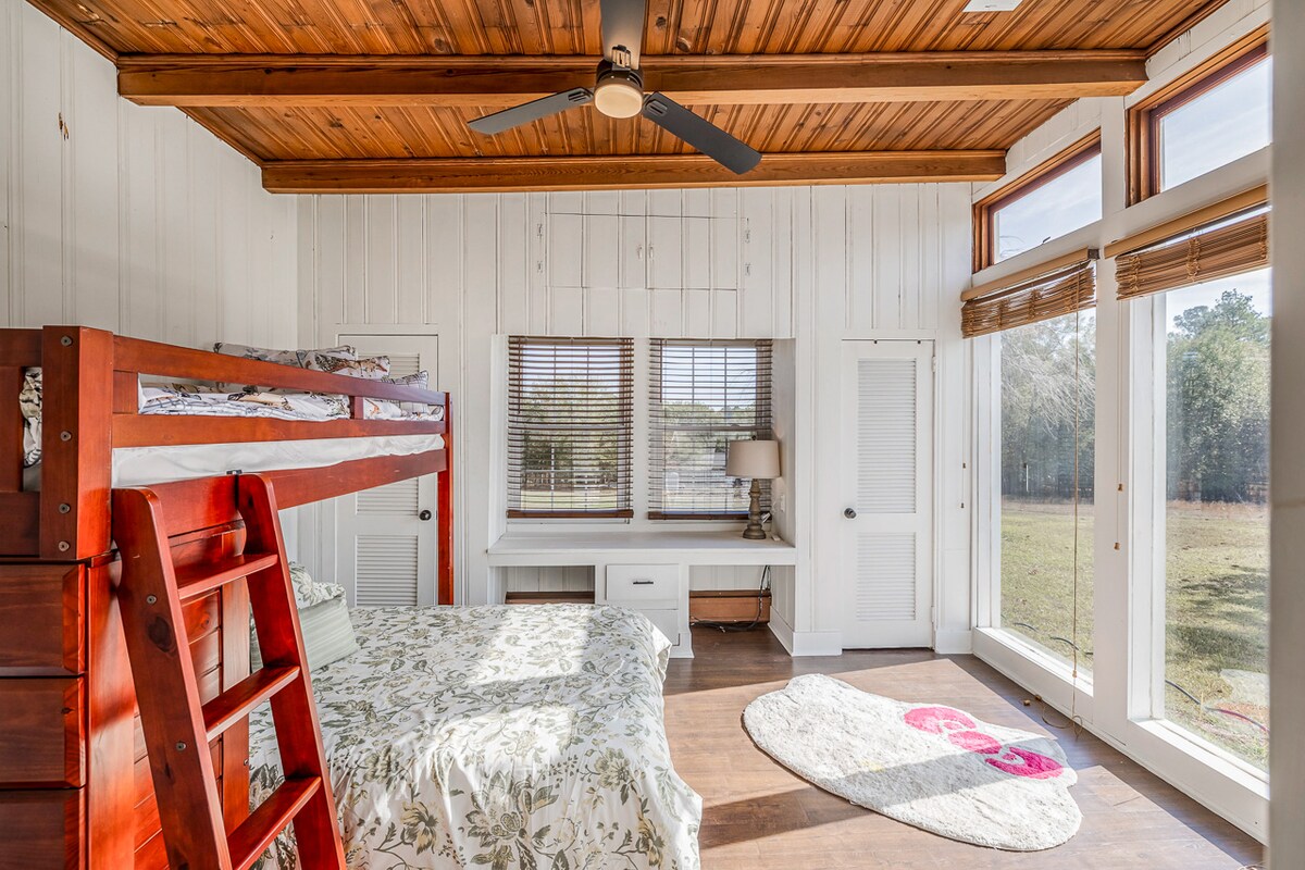 4- BR Country House near everything. 2 acres - Photo 25