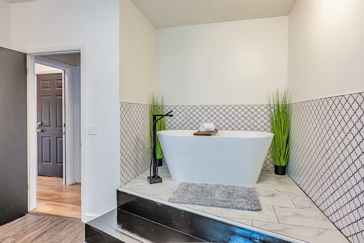 FLXFarmhouse-7Bd-6Ba-HotTub-Firepit-Arcade-Pets - Photo 5