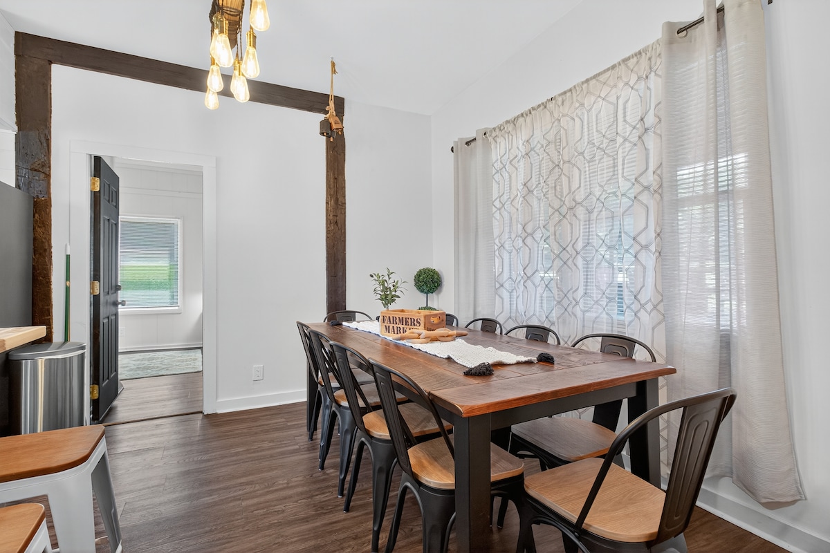 FLXFarmhouse-7Bd-6Ba-HotTub-Firepit-Arcade-Pets - Photo 12