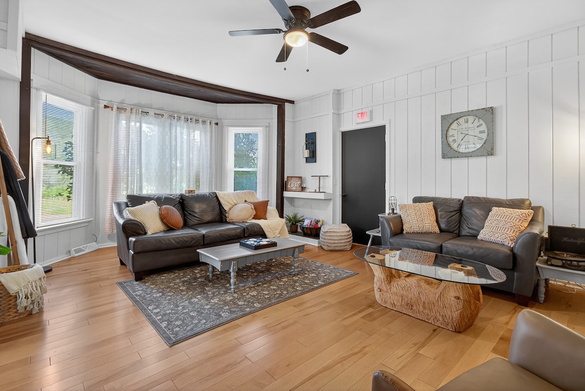 FLXFarmhouse-7Bd-6Ba-HotTub-Firepit-Arcade-Pets - Photo 18