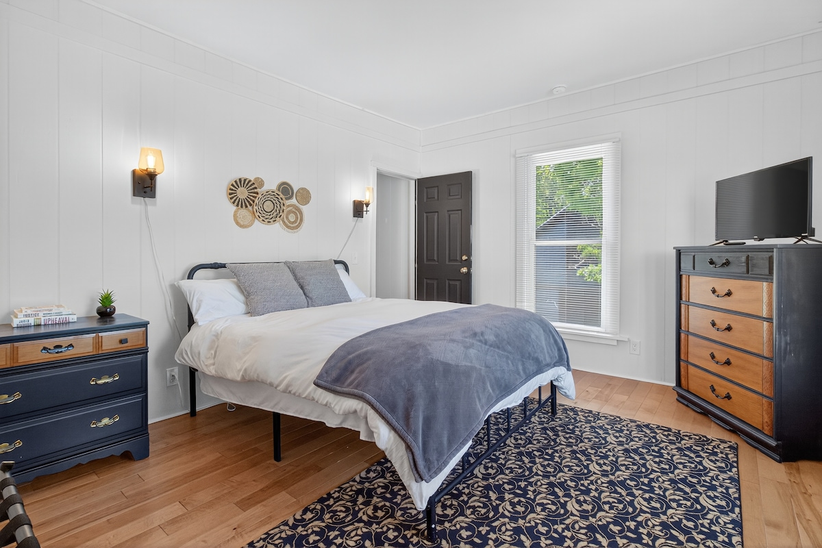 FLXFarmhouse-7Bd-6Ba-HotTub-Firepit-Arcade-Pets - Photo 29