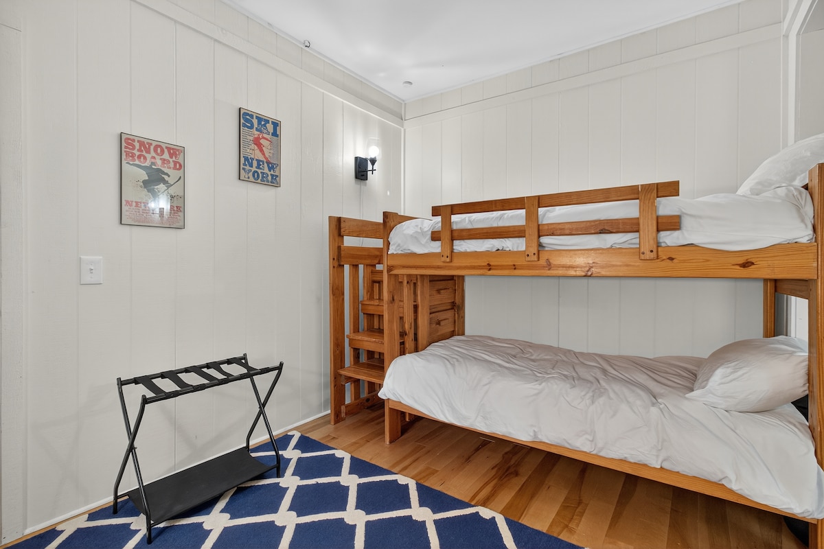 FLXFarmhouse-7Bd-6Ba-HotTub-Firepit-Arcade-Pets - Photo 31