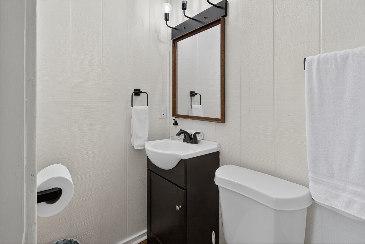 FLXFarmhouse-7Bd-6Ba-HotTub-Firepit-Arcade-Pets - Photo 34