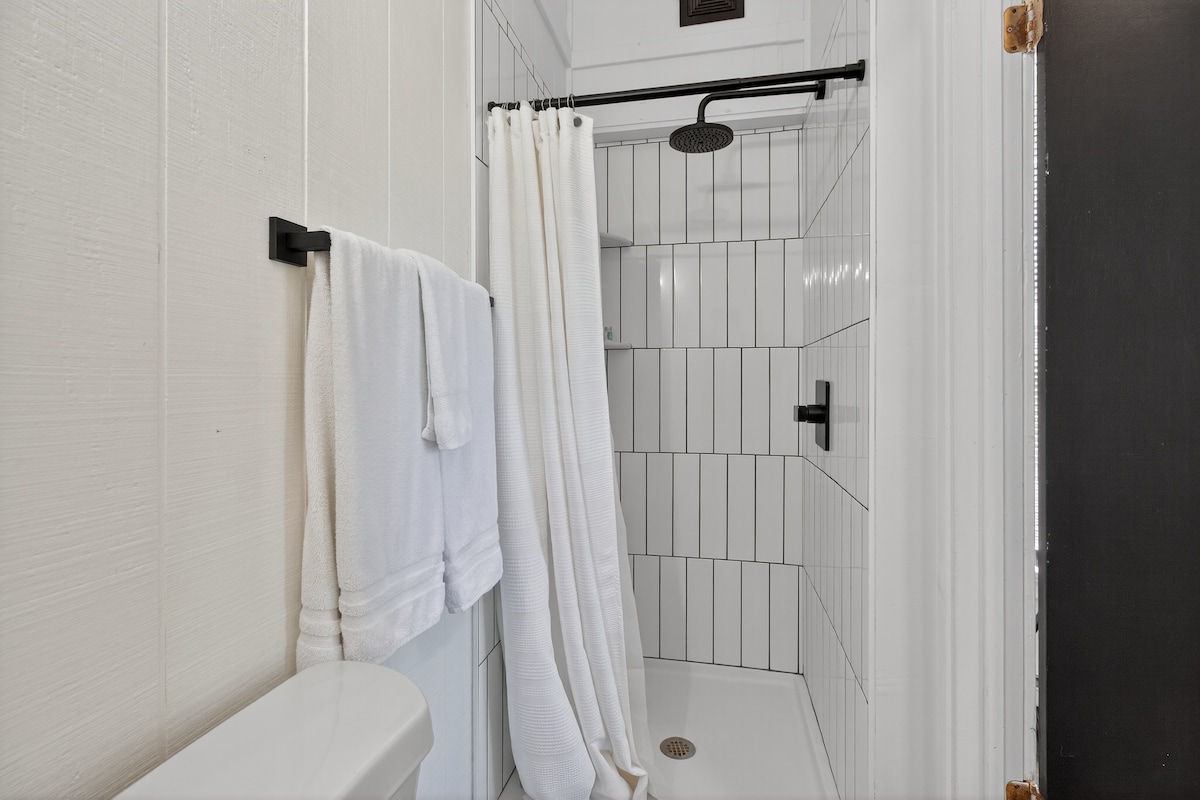 FLXFarmhouse-7Bd-6Ba-HotTub-Firepit-Arcade-Pets - Photo 35