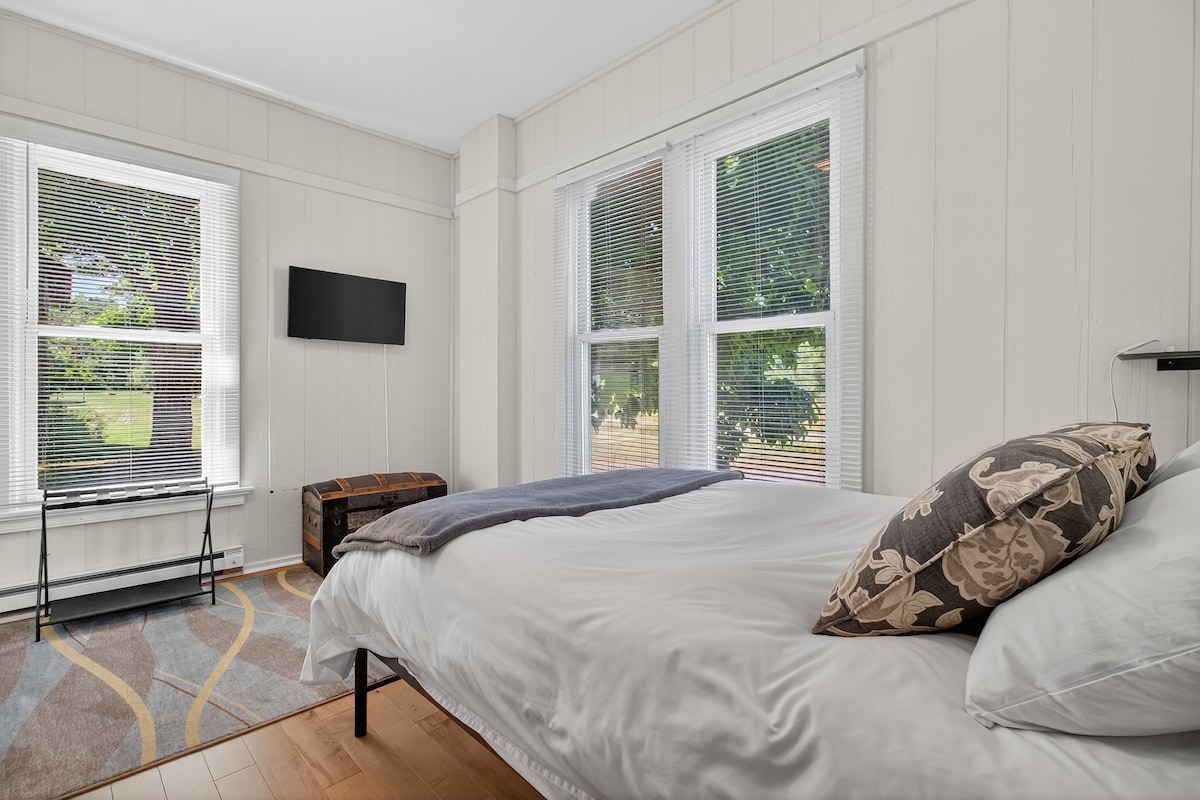 FLXFarmhouse-7Bd-6Ba-HotTub-Firepit-Arcade-Pets - Photo 37