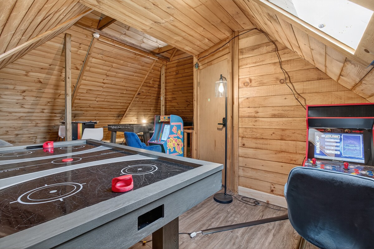 FLXFarmhouse-7Bd-6Ba-HotTub-Firepit-Arcade-Pets - Photo 42