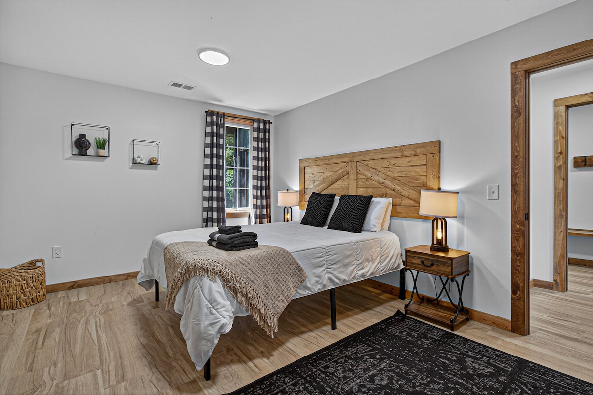 The Barn On Keuka-HotTub-LakeView-WineTrail - Photo 22