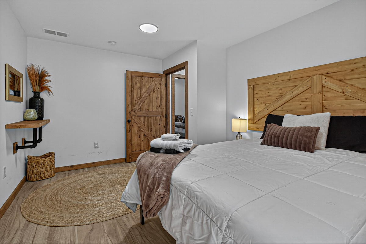 The Barn On Keuka-HotTub-LakeView-WineTrail - Photo 28