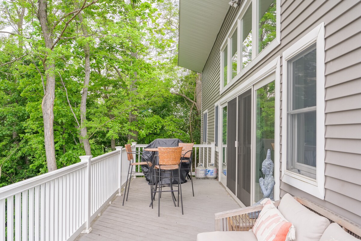 Lake House-Sunset Views-HOT TUB-Couples Retreat - Photo 11