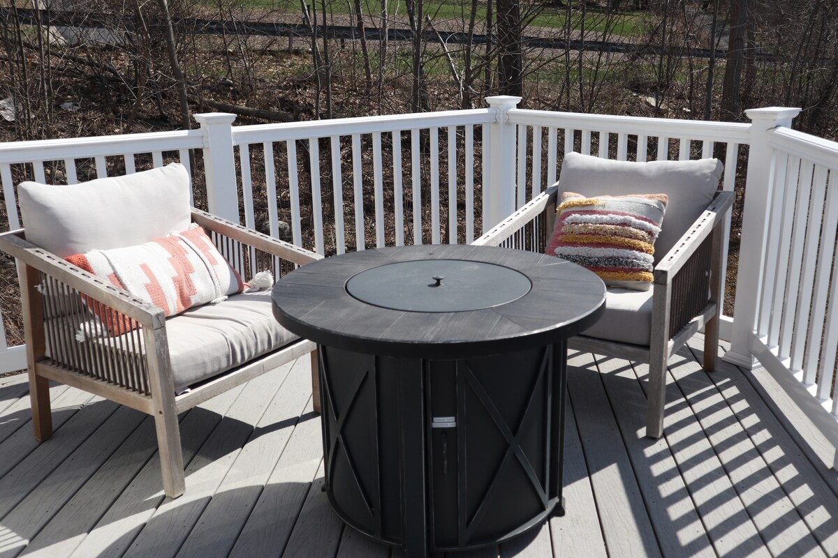 Lake House-Sunset Views-HOT TUB-Couples Retreat - Photo 12