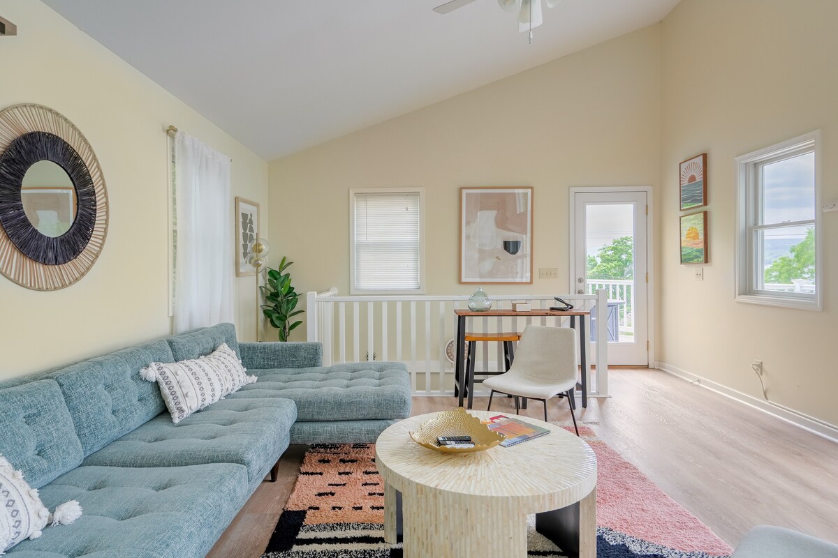 Lake House-Sunset Views-HOT TUB-Couples Retreat - Photo 16