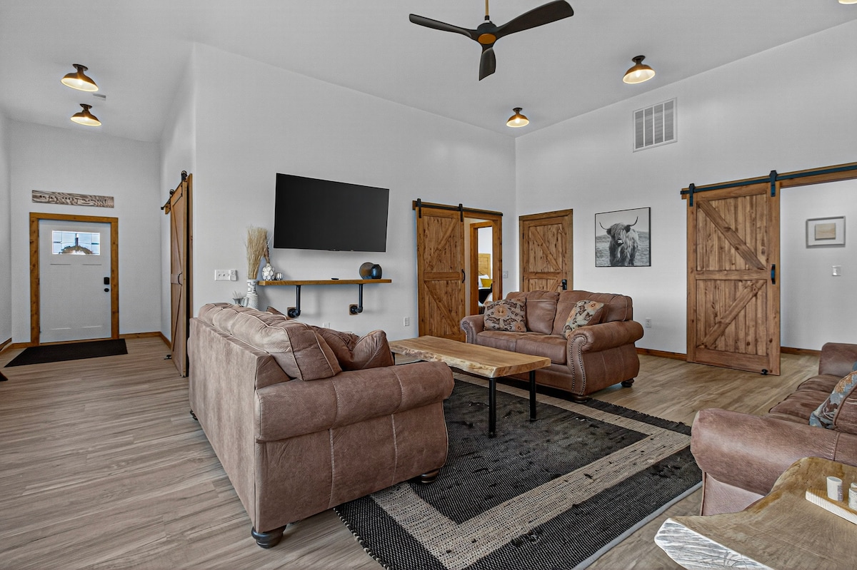 The Barn On Keuka-HotTub-LakeView-WineTrail - Photo 8