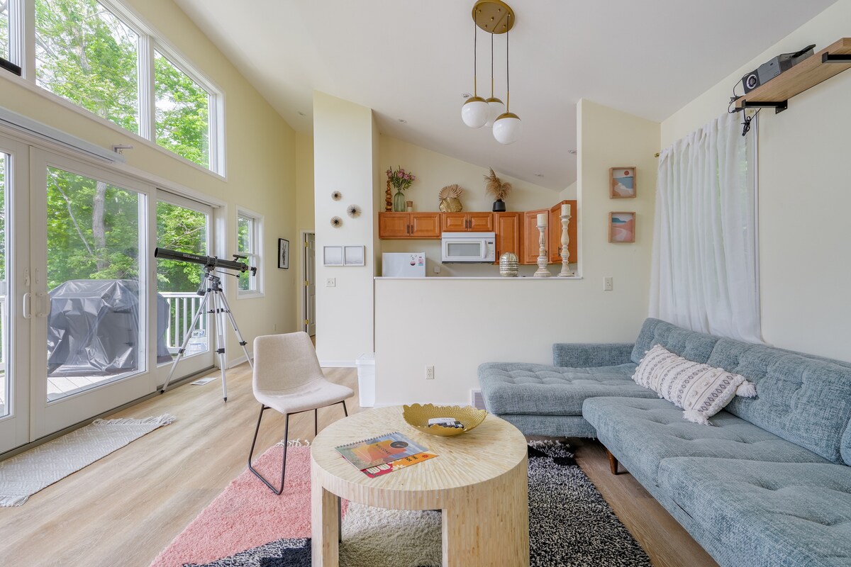 Lake House-Sunset Views-HOT TUB-Couples Retreat - Photo 19