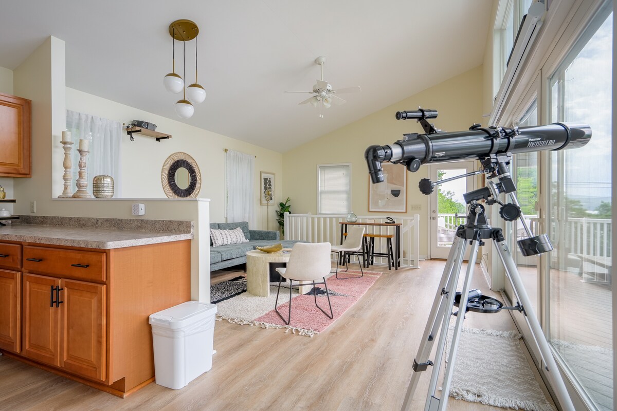 Lake House-Sunset Views-HOT TUB-Couples Retreat - Photo 25