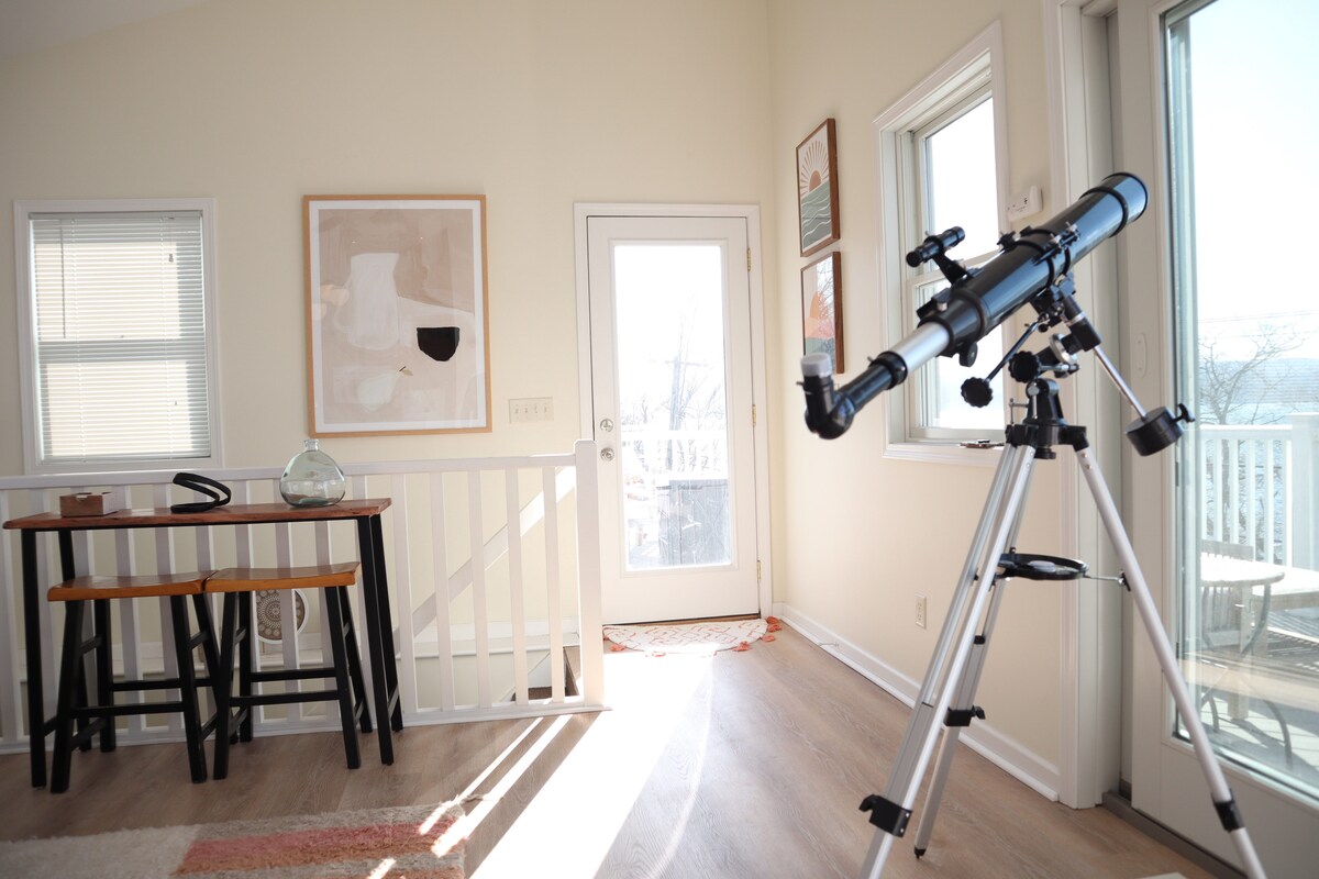 Lake House-Sunset Views-HOT TUB-Couples Retreat - Photo 26