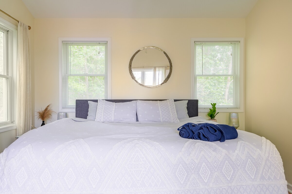 Lake House-Sunset Views-HOT TUB-Couples Retreat - Photo 31