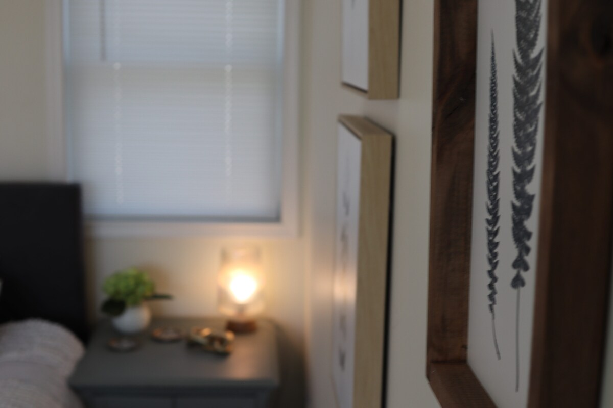 Lake House-Sunset Views-HOT TUB-Couples Retreat - Photo 38