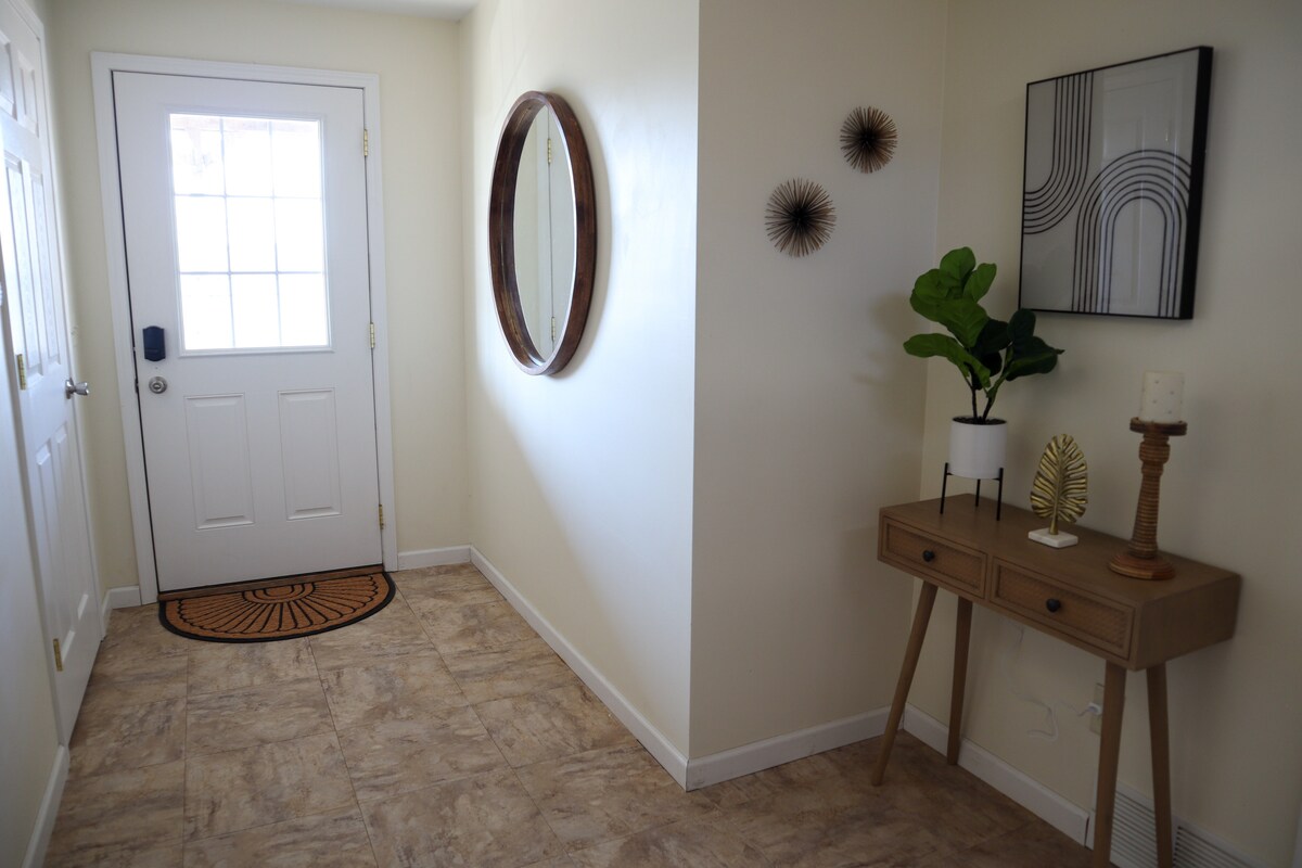 Lake House-Sunset Views-HOT TUB-Couples Retreat - Photo 47