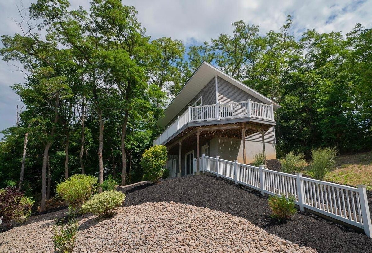 Lake House-Sunset Views-HOT TUB-Couples Retreat - Photo 50