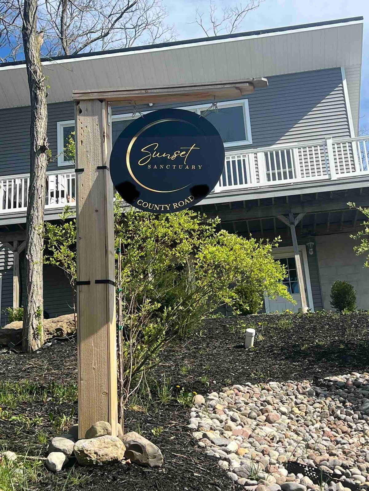 Lake House-Sunset Views-HOT TUB-Couples Retreat - Photo 52