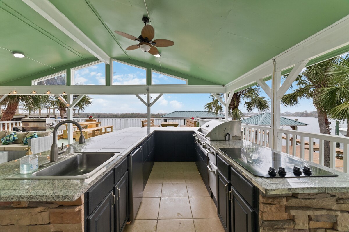 Escape Summer w/ Backyard, BBQ, Fishing & Crabbing - Photo 3